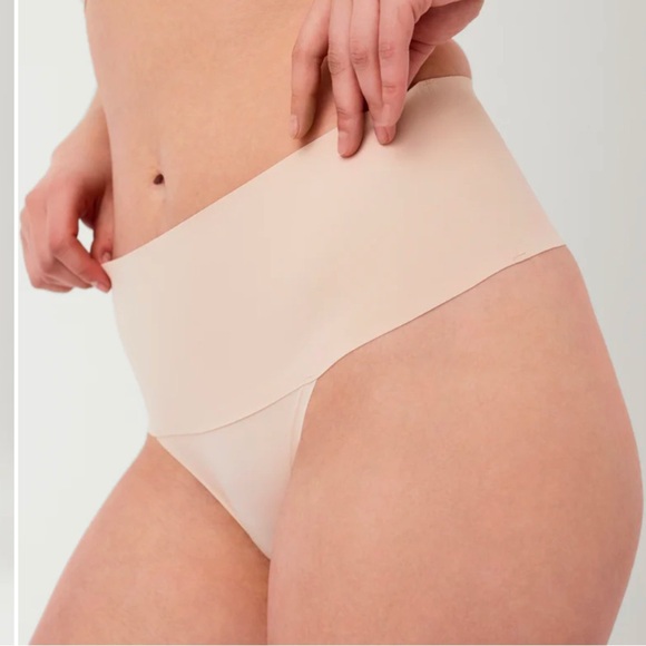 SPANXsmooth™ Undie-tectable®
Thong - Picture 1 of 7